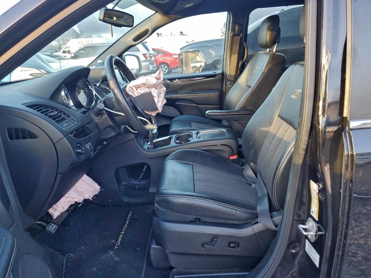 2015 CHRYSLER TOWN & COUNTRY S photo 7