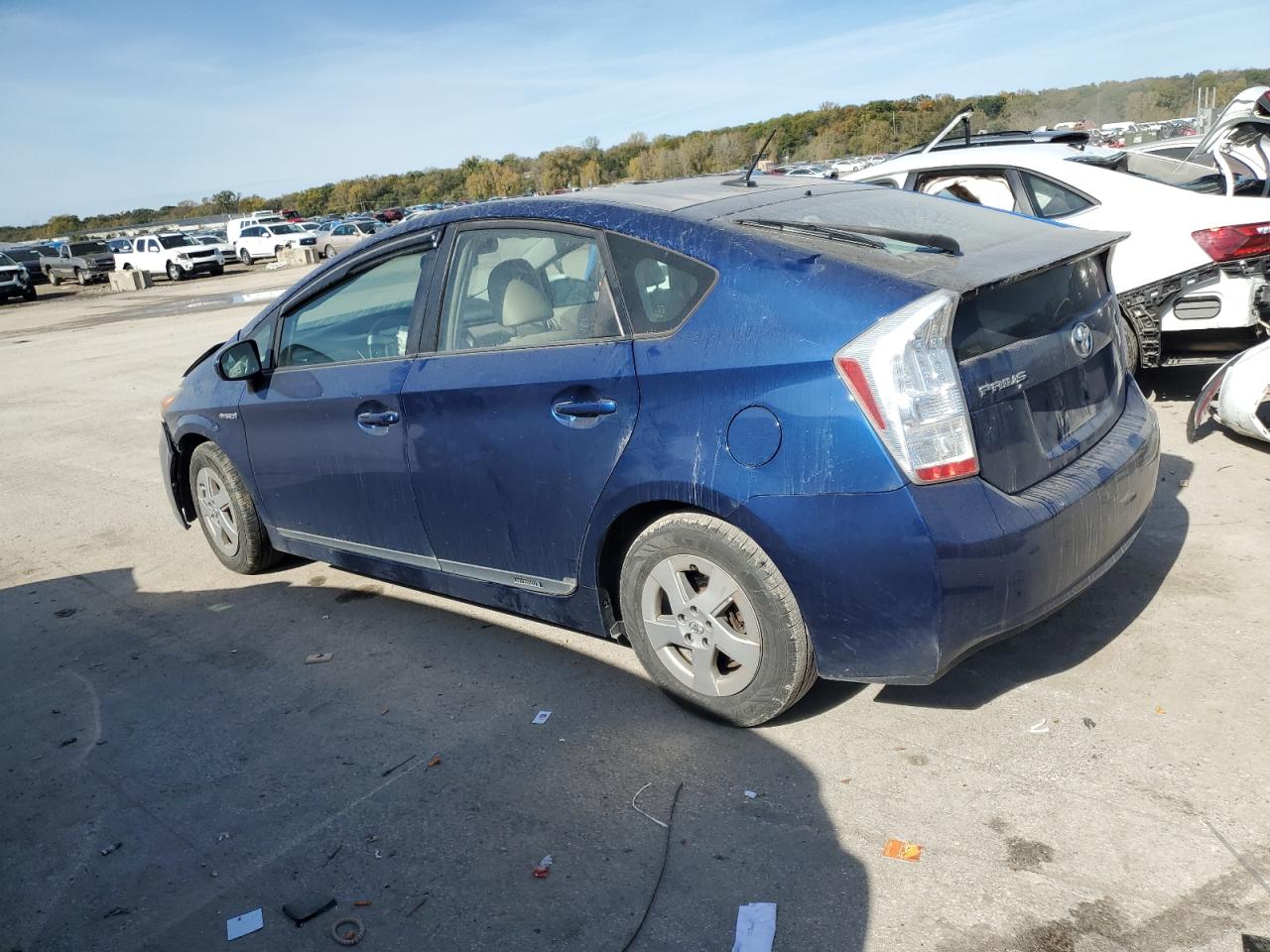 2011 TOYOTA PRIUS photo 2