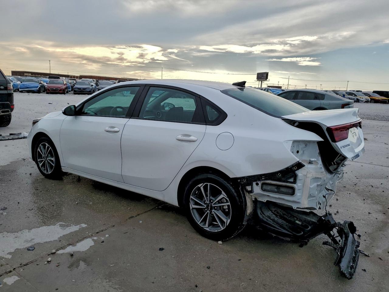 2024 KIA FORTE LXS photo 3