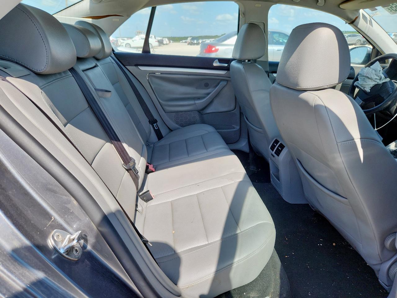 2008 VOLKSWAGEN JETTA SE photo 28
