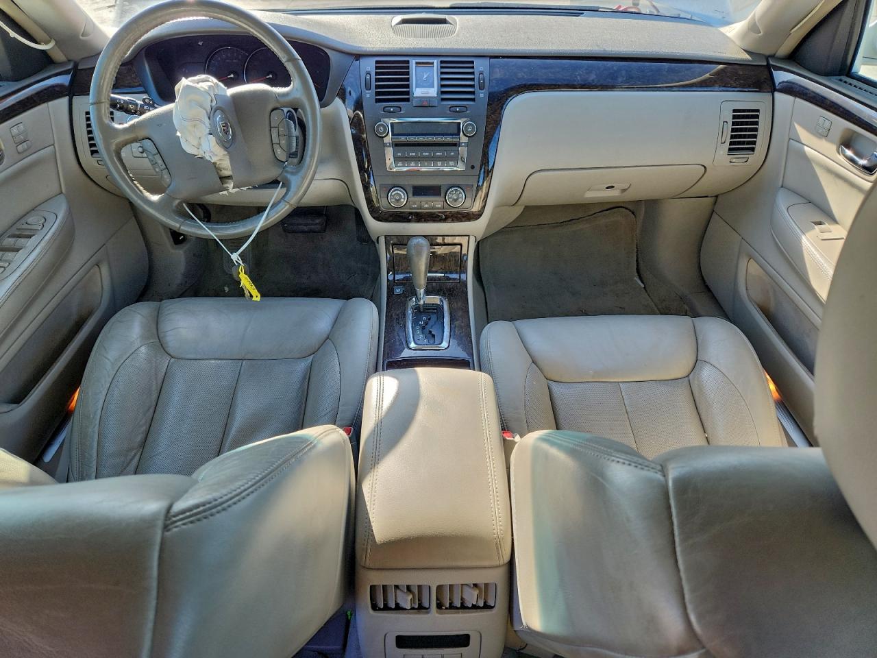 2009 CADILLAC DTS photo 29