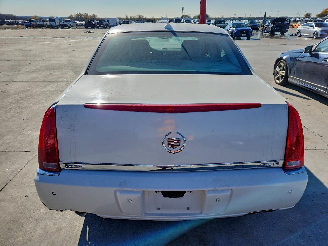 2009 CADILLAC DTS photo 21