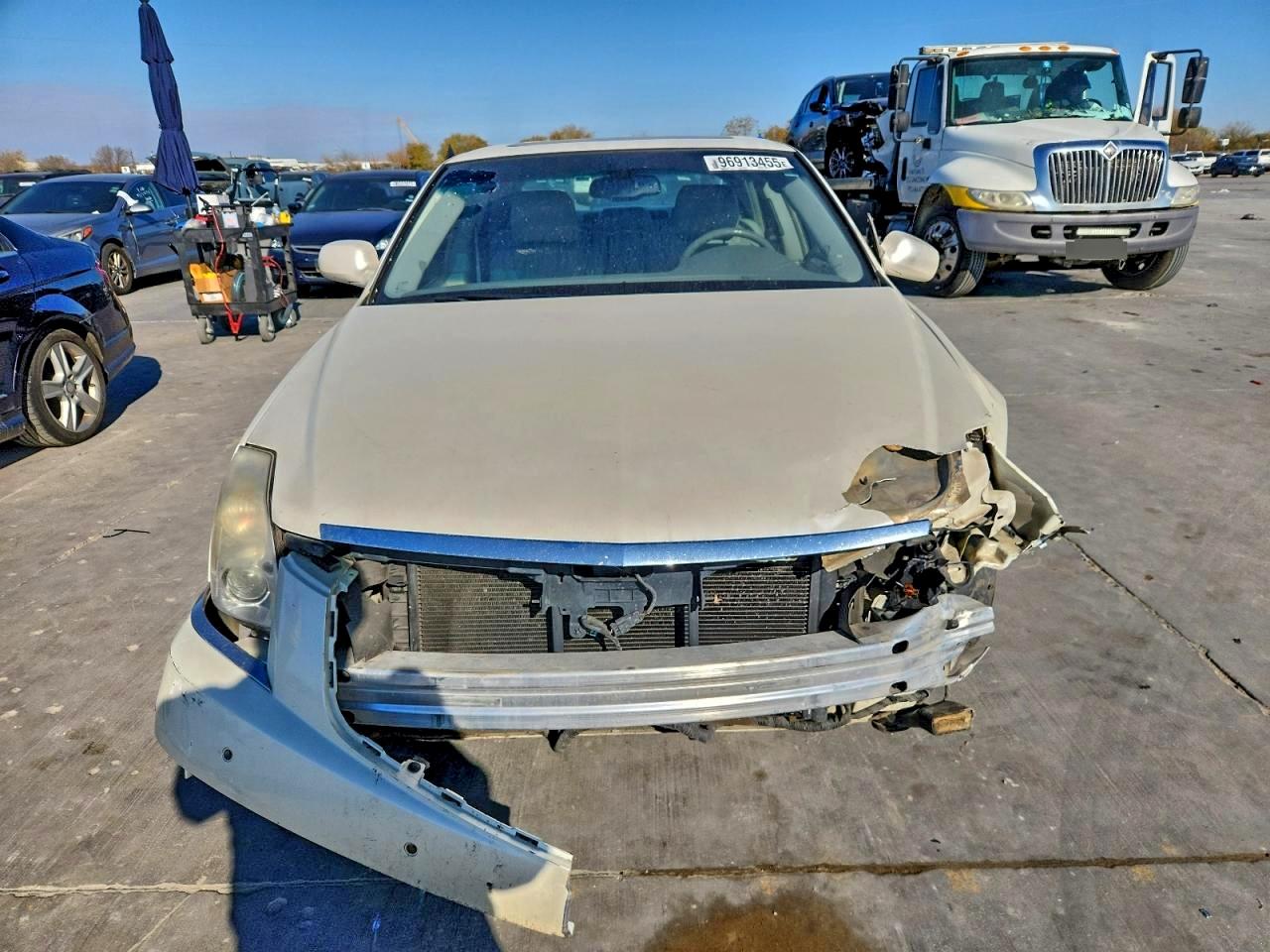 2009 CADILLAC DTS photo 17