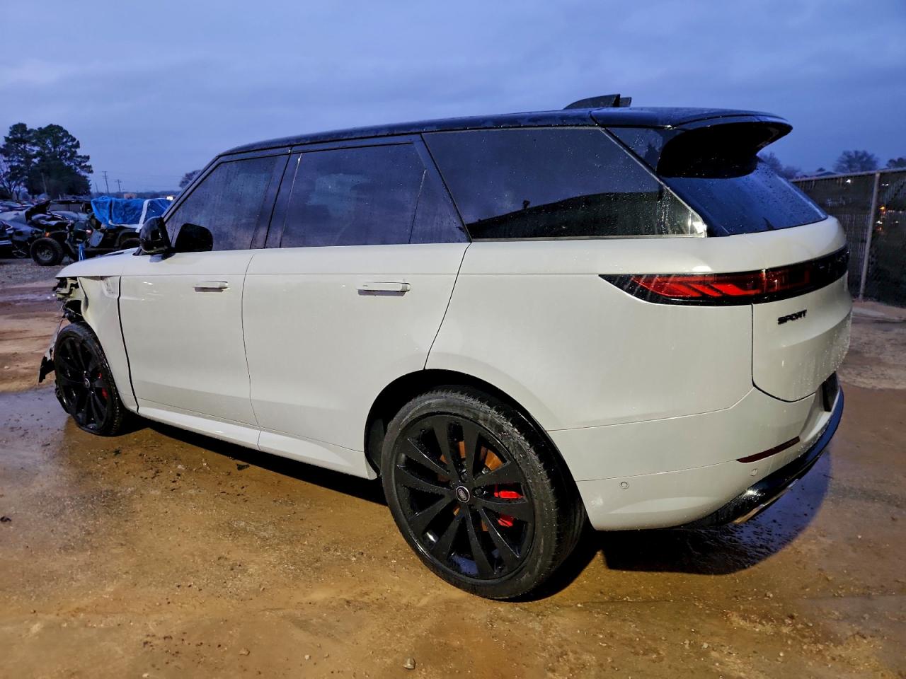 2024 LAND ROVER RANGE ROVER SPORT DYNAMIC SE photo 2