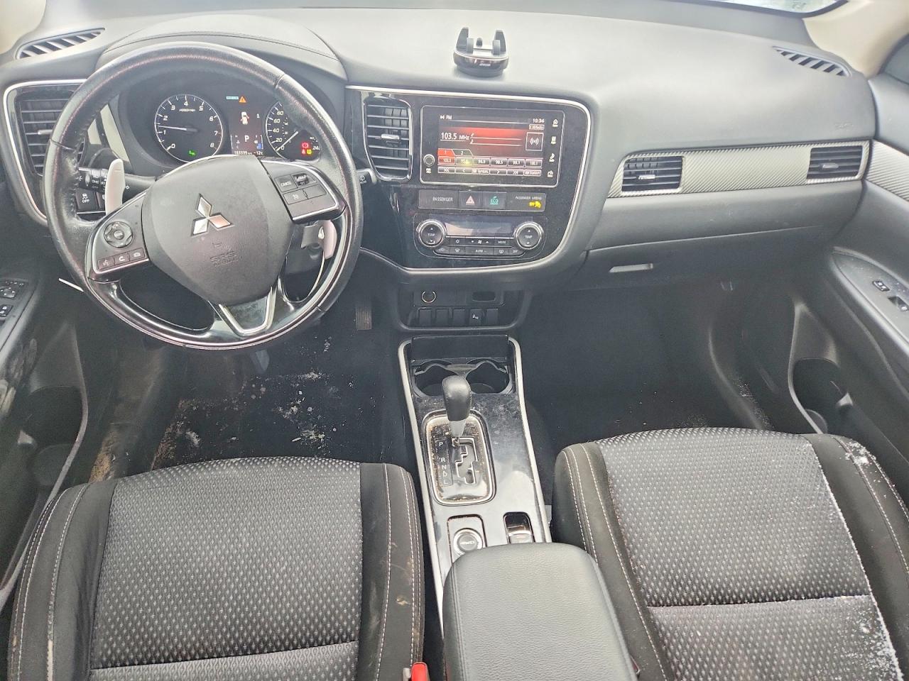 2017 MITSUBISHI OUTLANDER SE photo 8