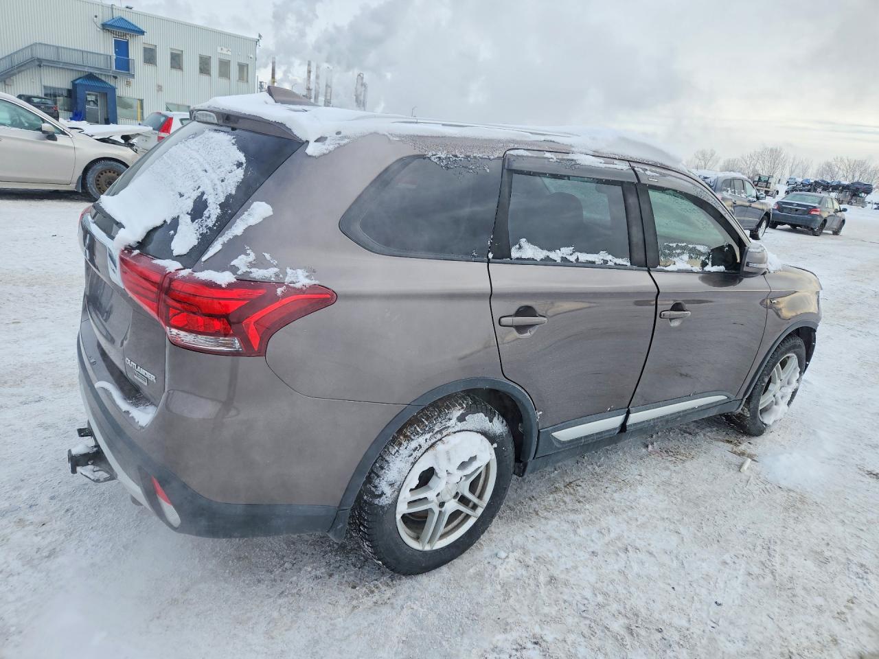 2017 MITSUBISHI OUTLANDER SE photo 3