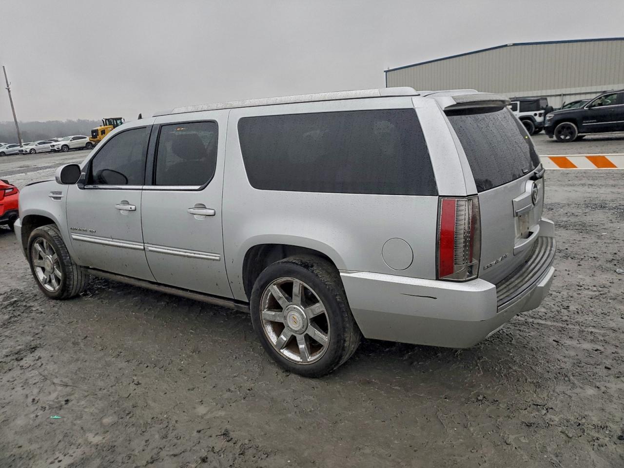 2012 CADILLAC ESCALADE ESV PREMIUM photo 2