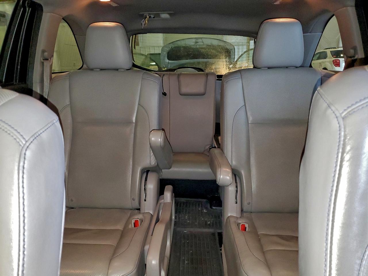 2016 TOYOTA HIGHLANDER LIMITED photo 10