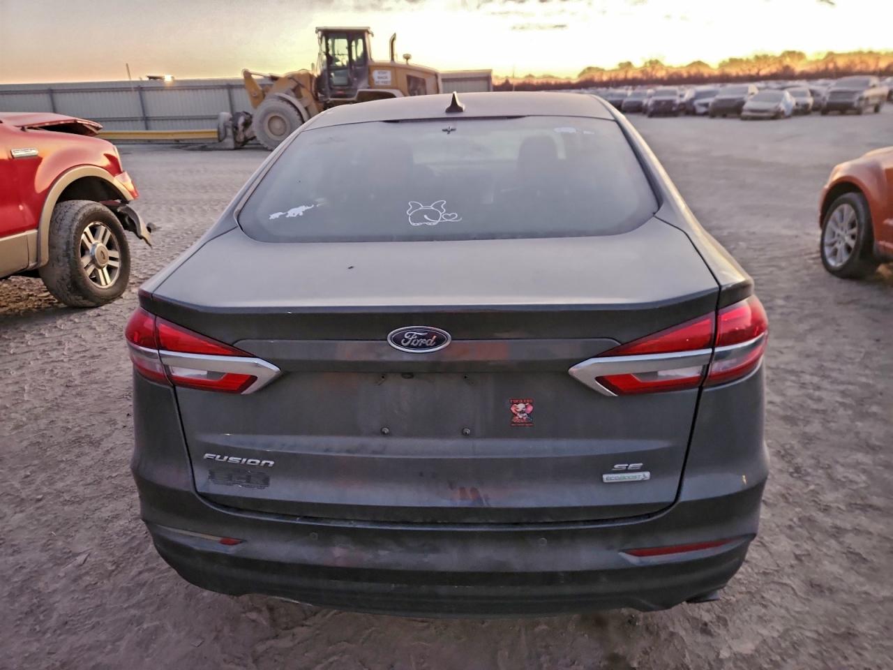 2020 FORD FUSION SE photo 6