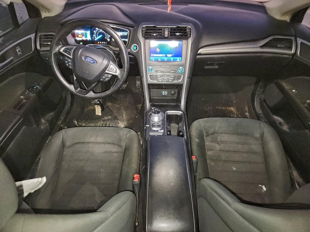 2020 FORD FUSION SE photo 8