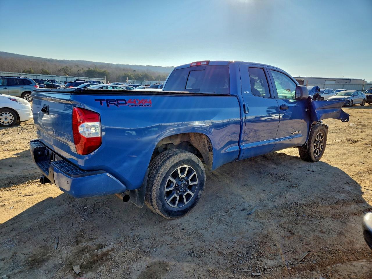 2018 TOYOTA TUNDRA DOUBLE CAB SR photo 3