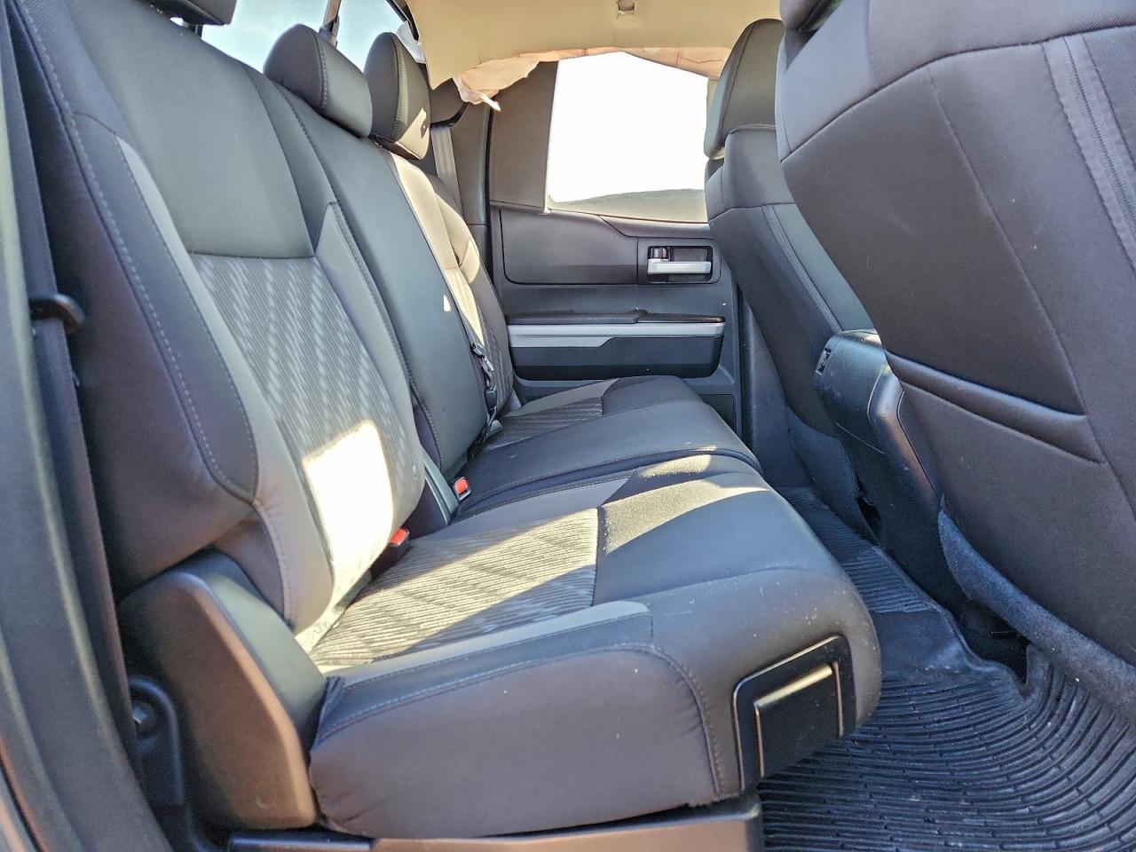 2018 TOYOTA TUNDRA DOUBLE CAB SR photo 10