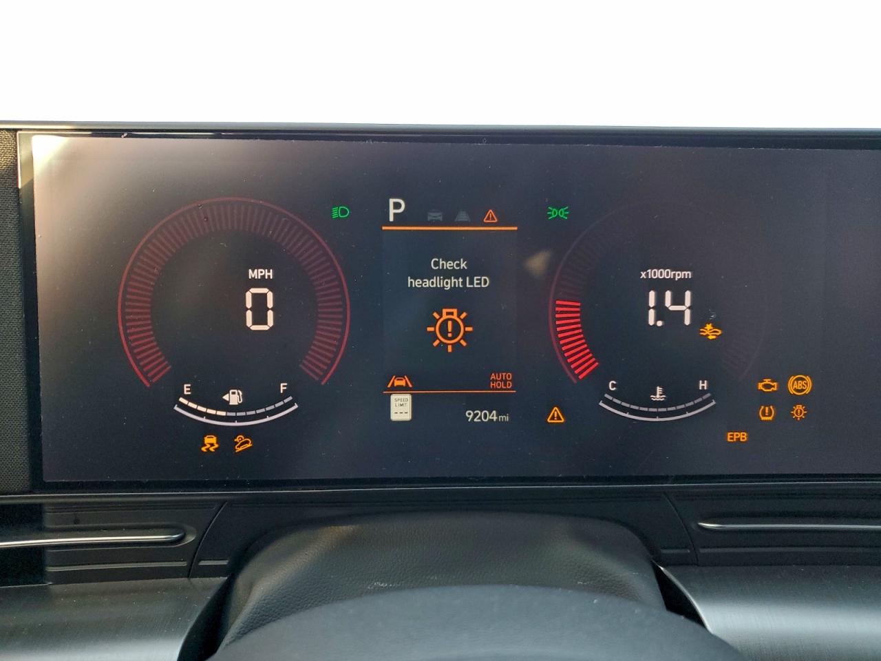 2025 HYUNDAI KONA SEL photo 9