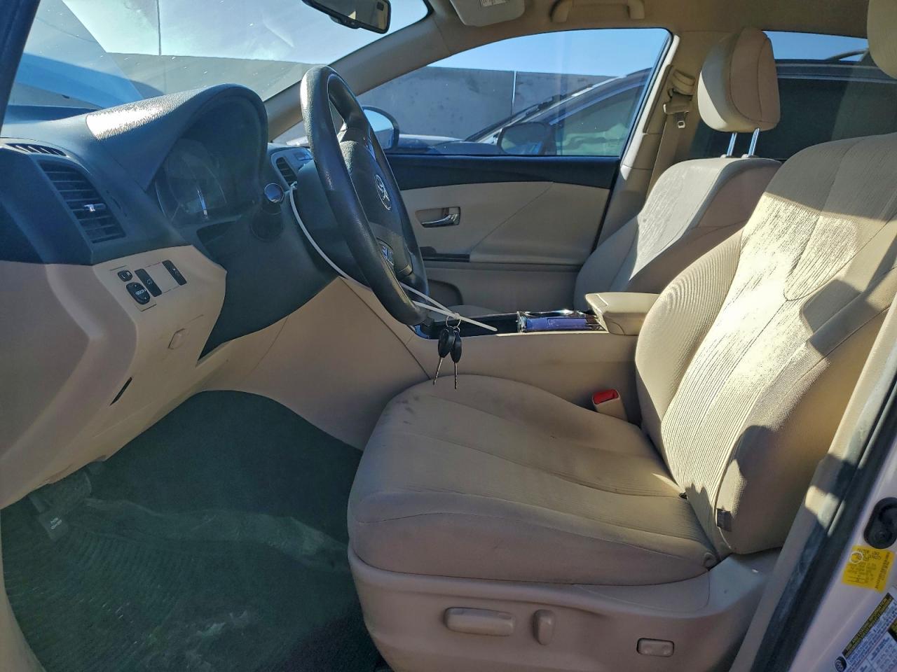 2012 TOYOTA VENZA LE photo 7