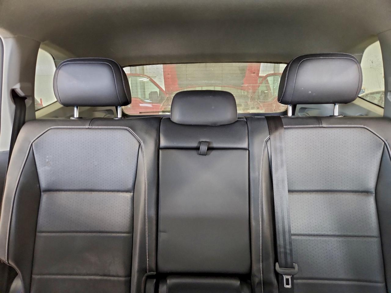 2021 VOLKSWAGEN TIGUAN SE photo 19