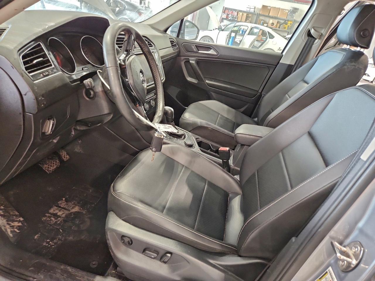 2021 VOLKSWAGEN TIGUAN SE photo 13