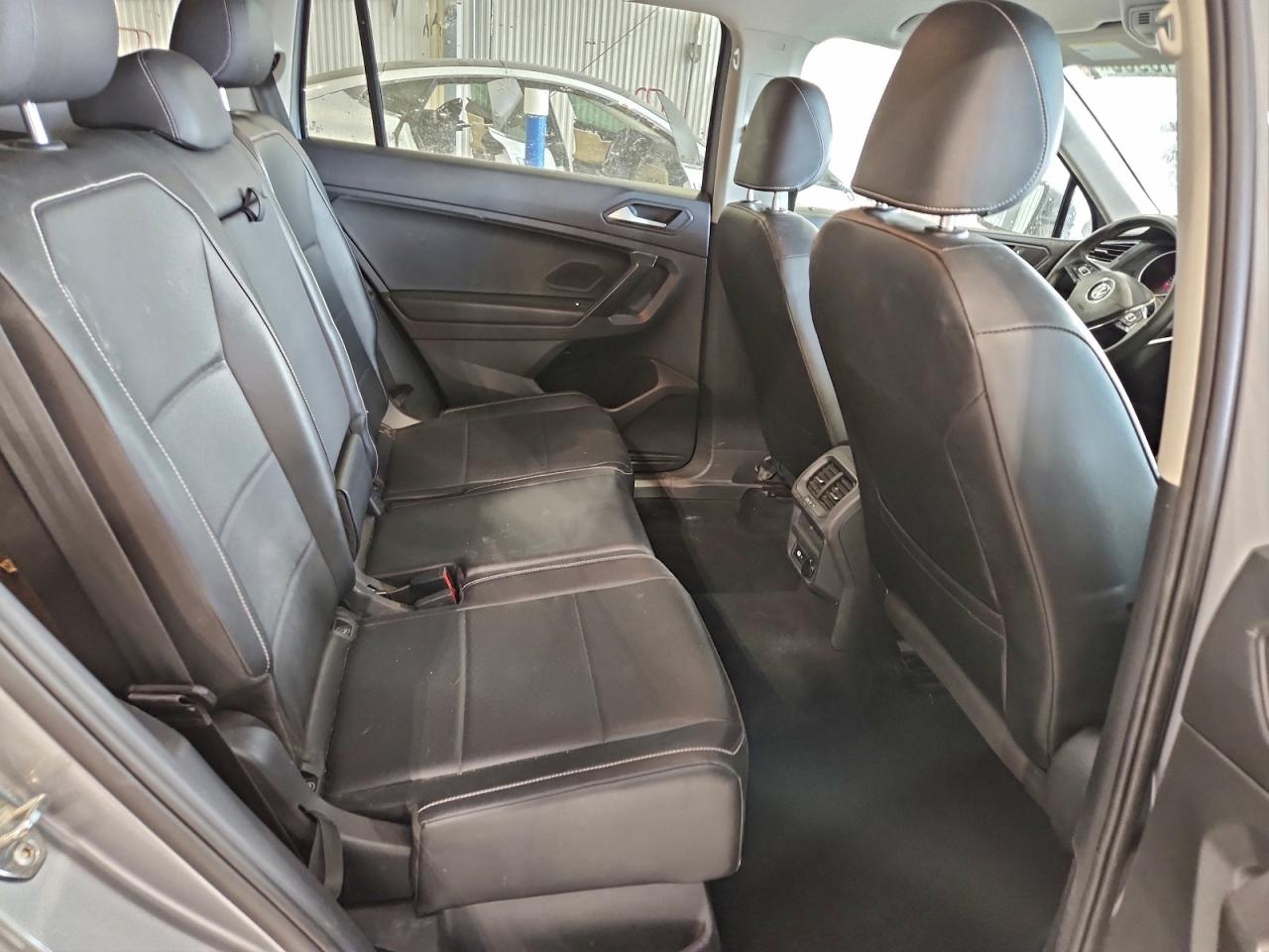2021 VOLKSWAGEN TIGUAN SE photo 21