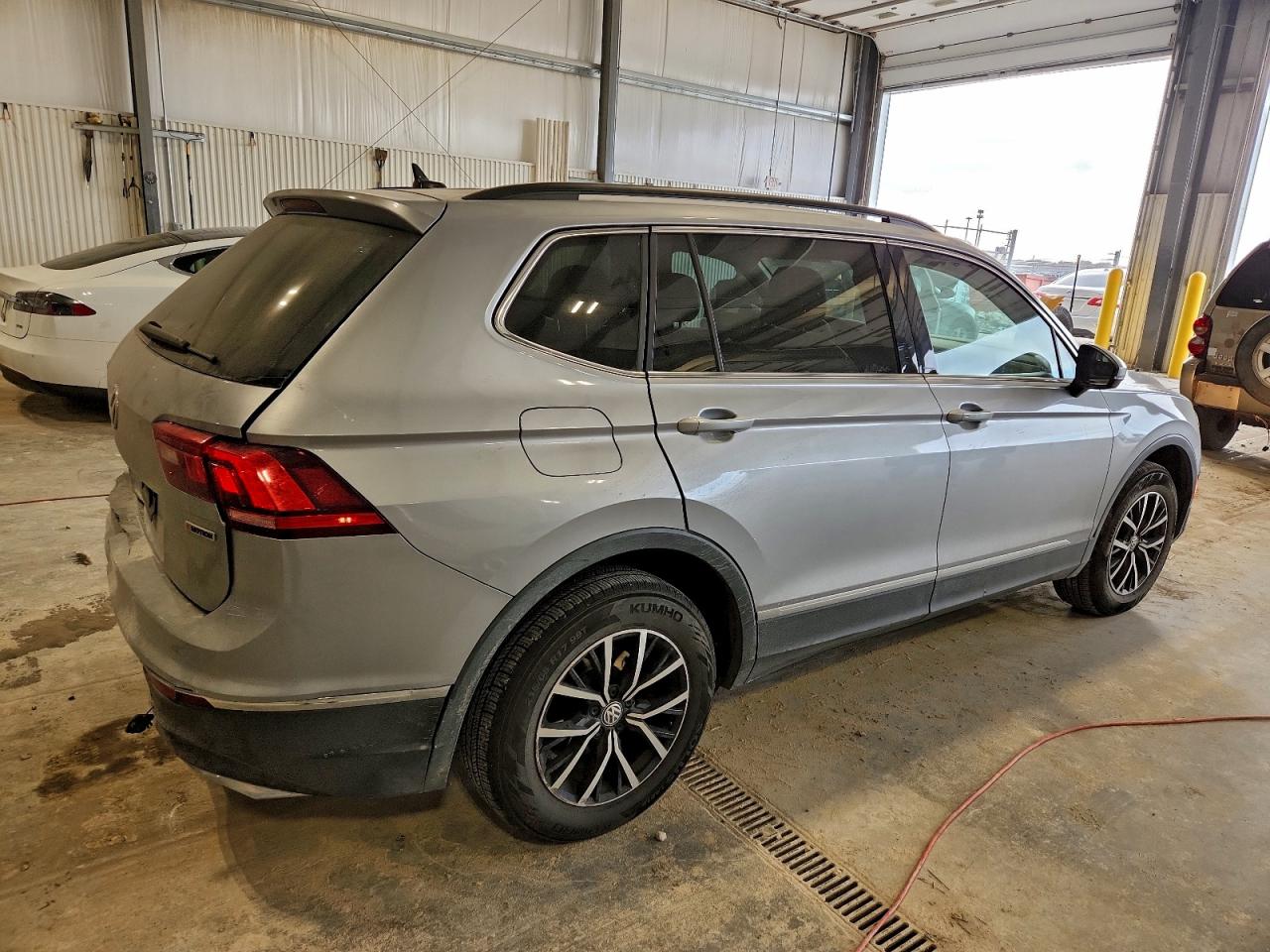 2021 VOLKSWAGEN TIGUAN SE photo 5