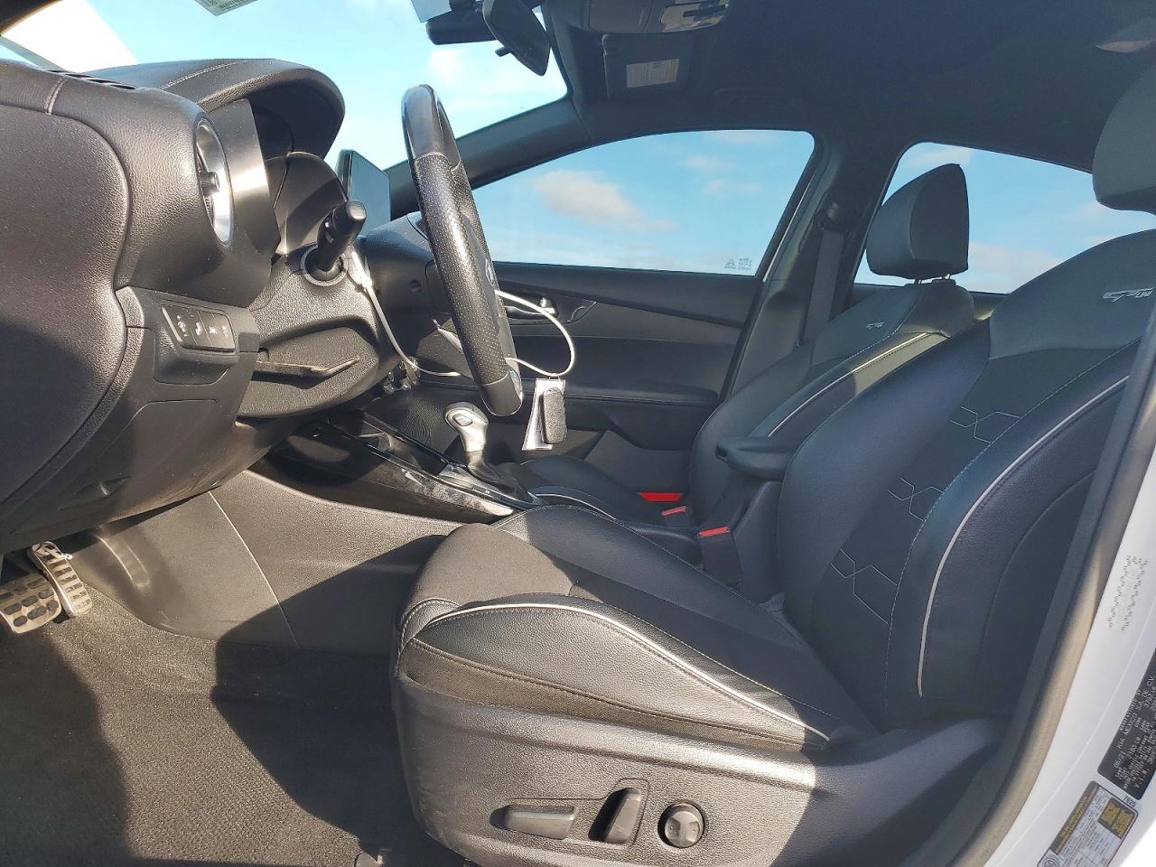 2021 KIA FORTE GT LINE photo 7