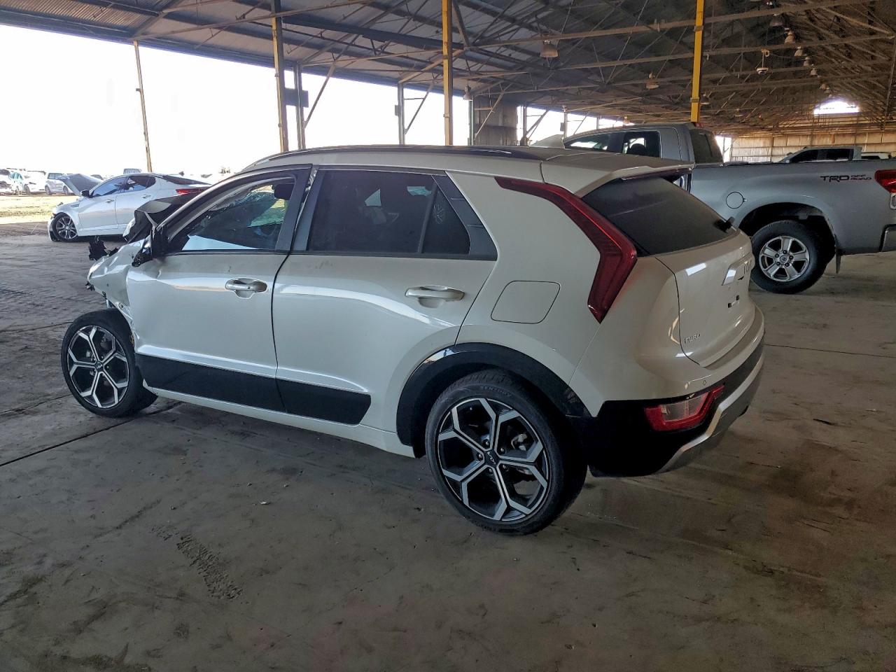 2023 KIA NIRO EX TOURING photo 2