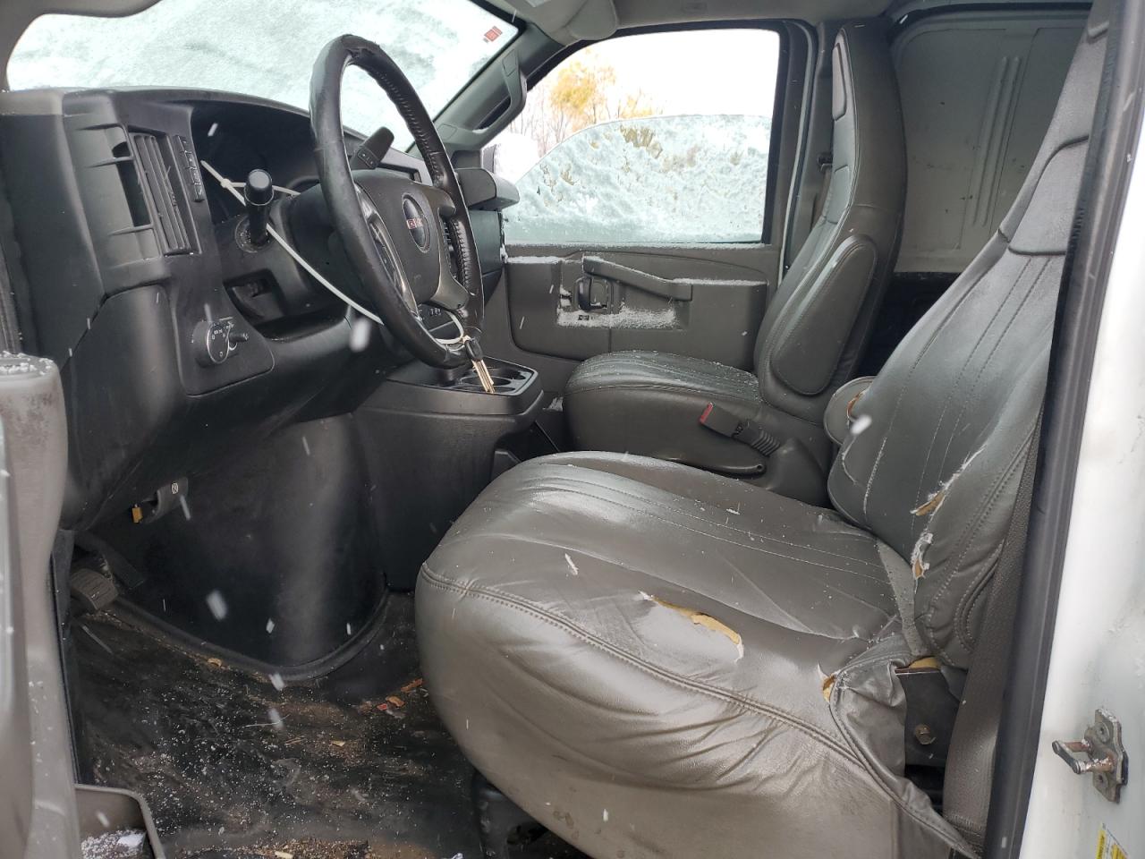 2017 GMC SAVANA G2500 photo 7