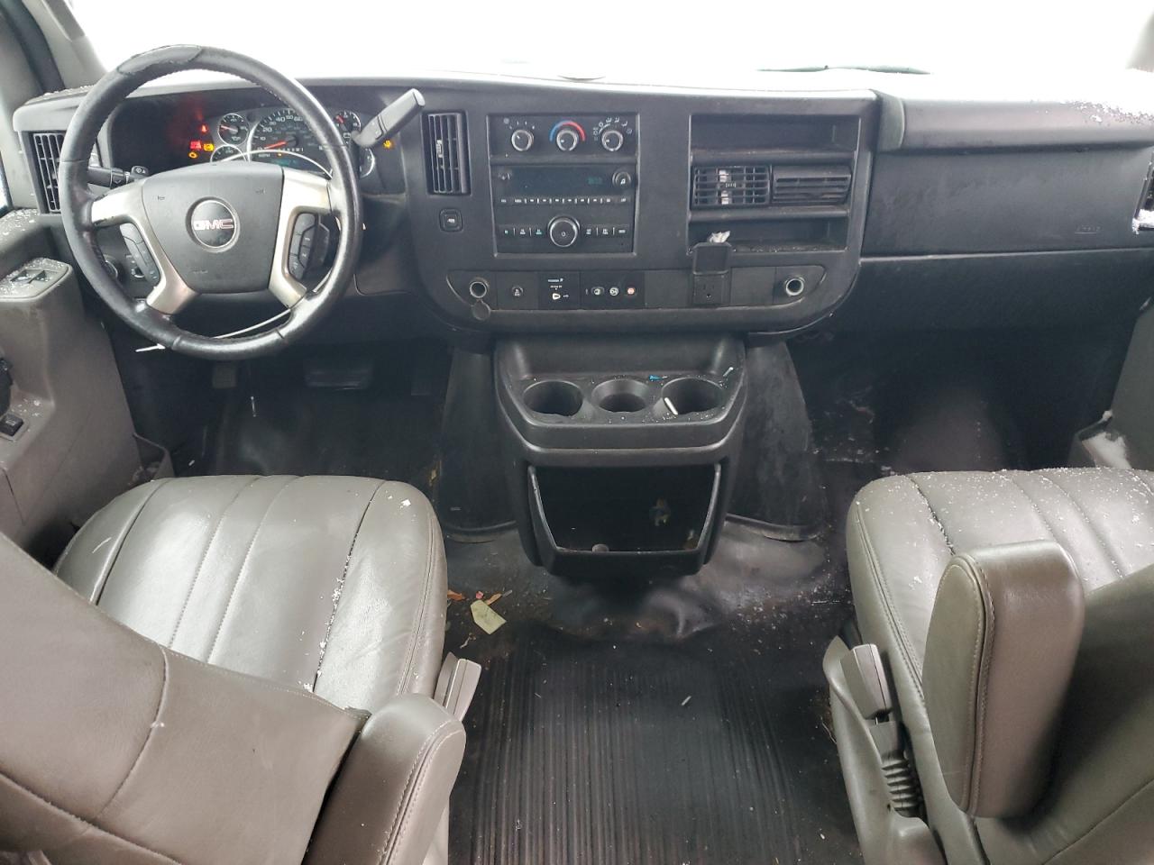 2017 GMC SAVANA G2500 photo 8
