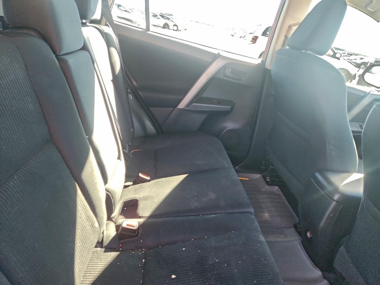 2016 TOYOTA RAV4 LE photo 11