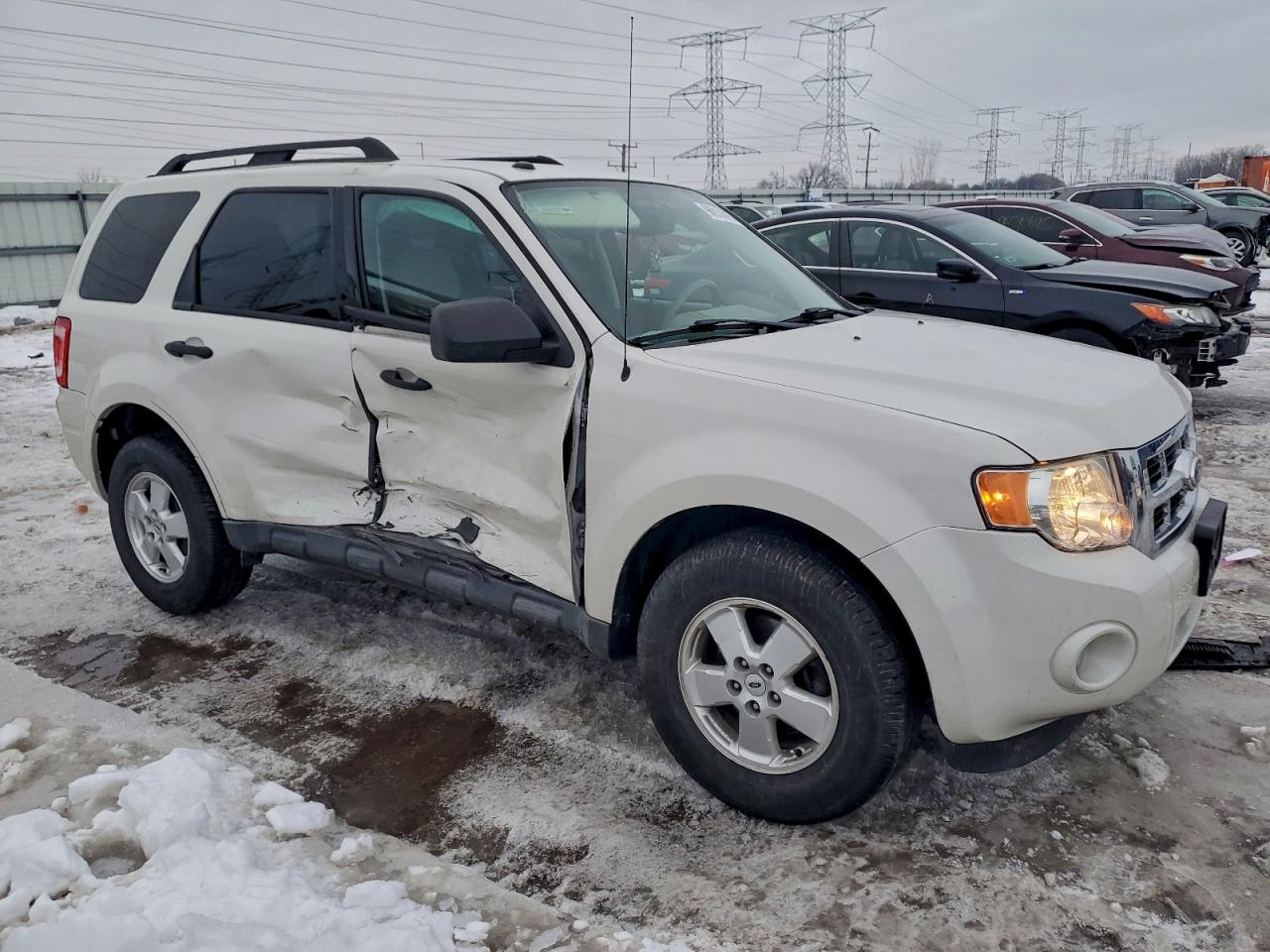 2012 FORD ESCAPE XLT photo 4