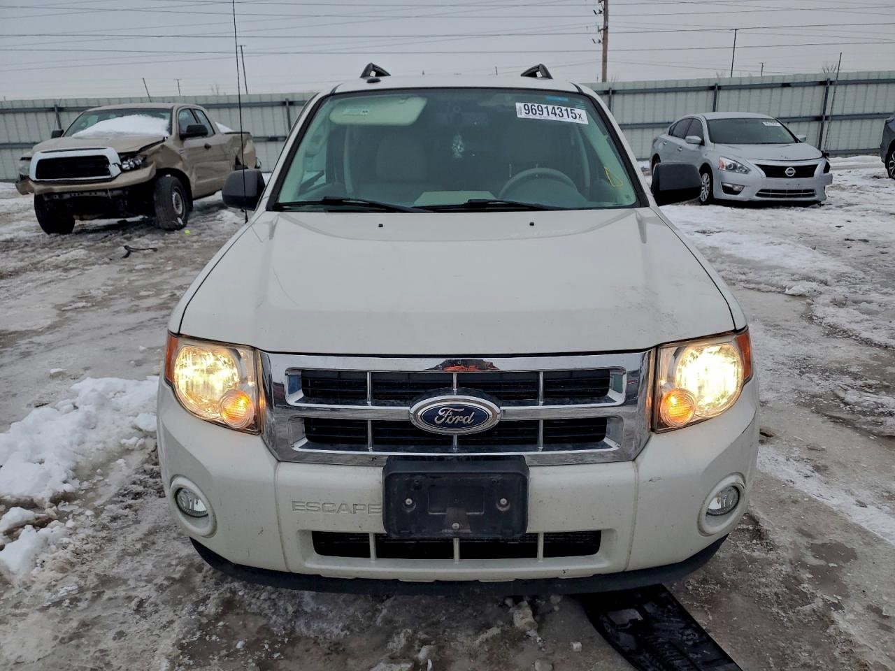 2012 FORD ESCAPE XLT photo 5