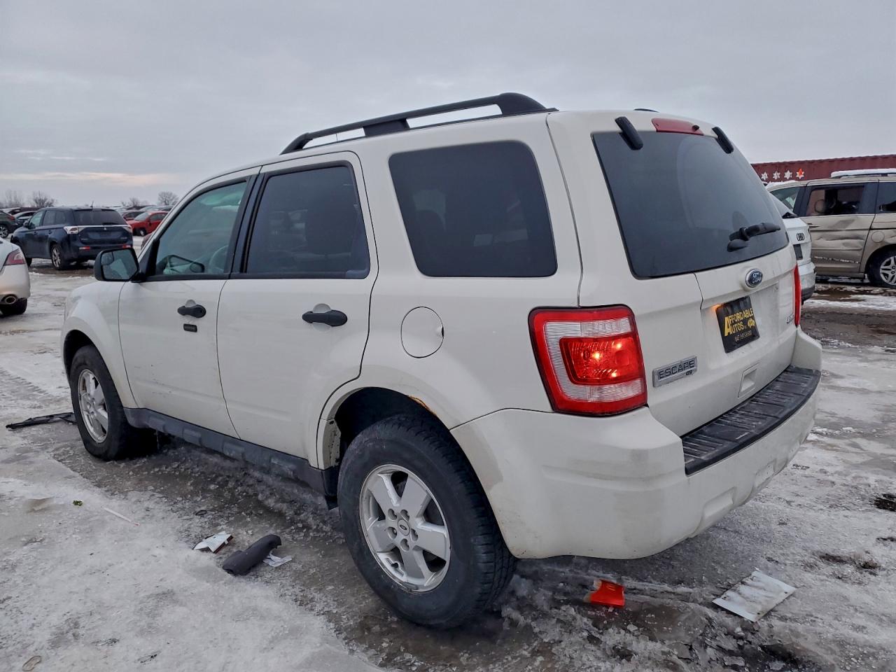 2012 FORD ESCAPE XLT photo 2