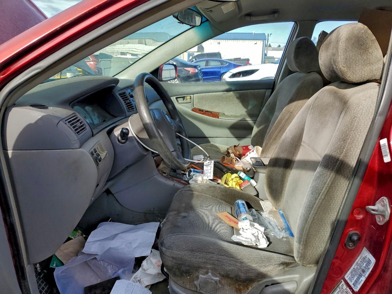 2004 TOYOTA COROLLA photo 7