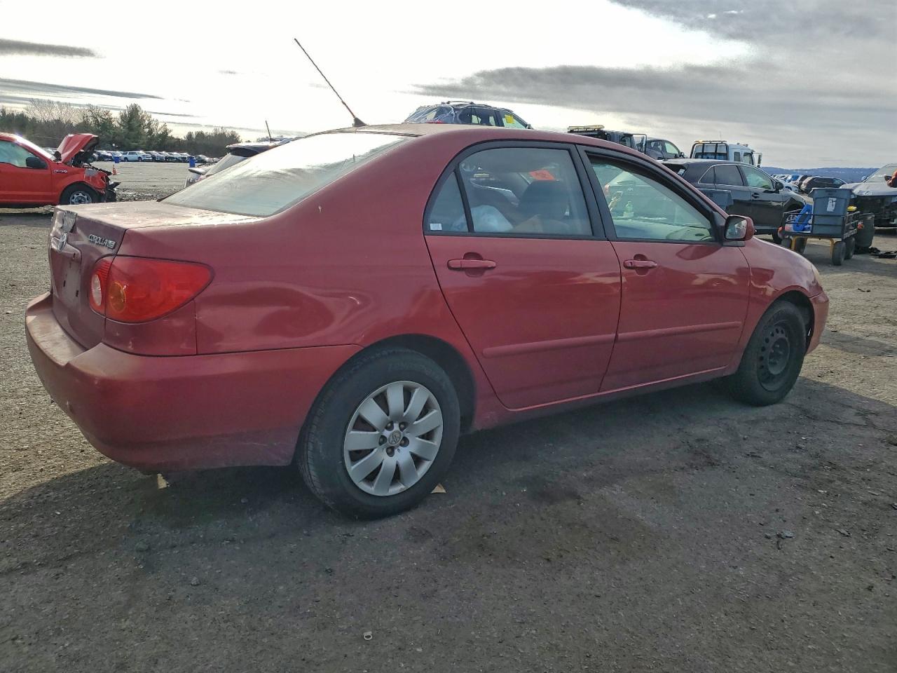 2004 TOYOTA COROLLA photo 3
