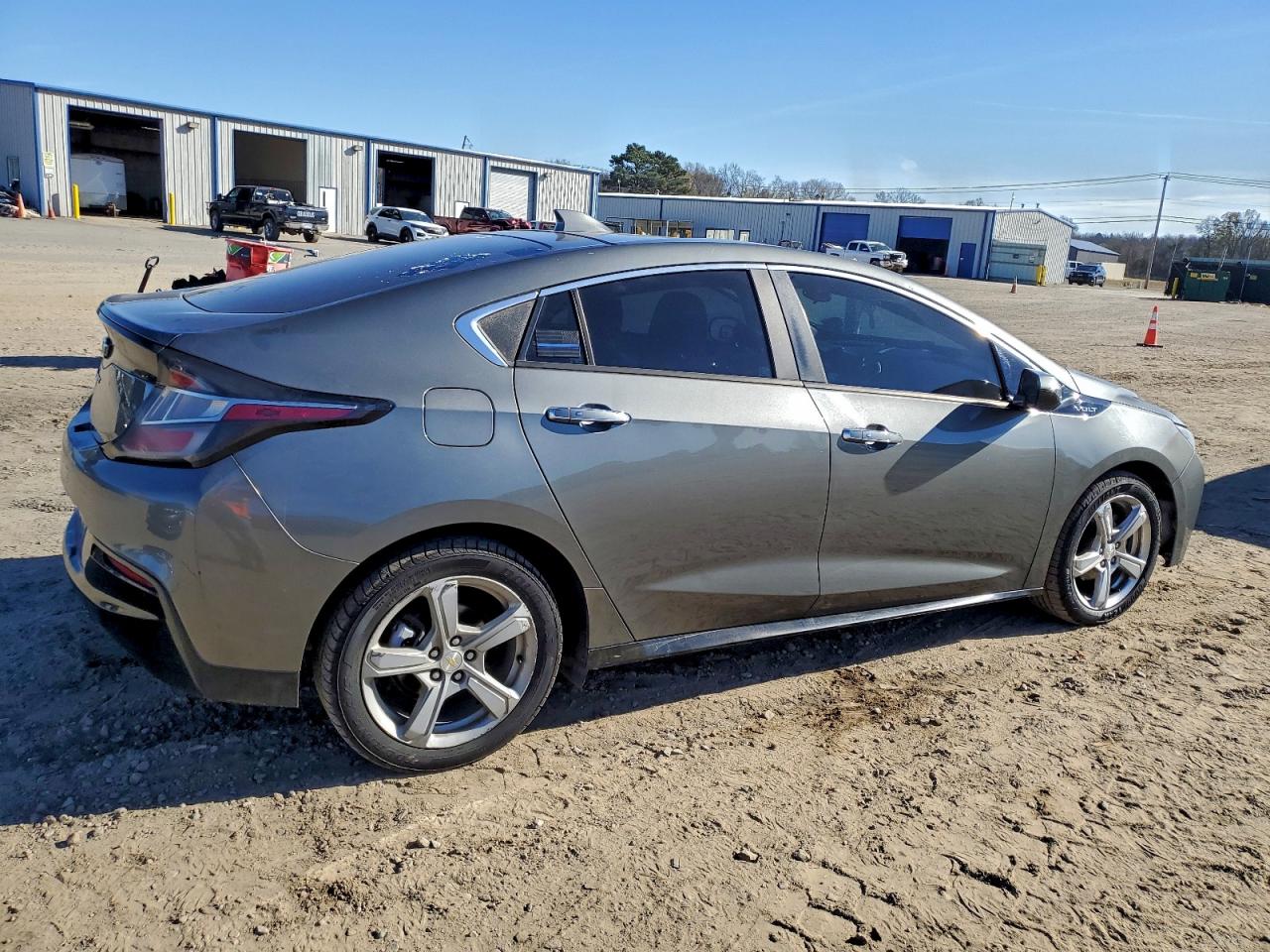2017 CHEVROLET VOLT LT photo 3