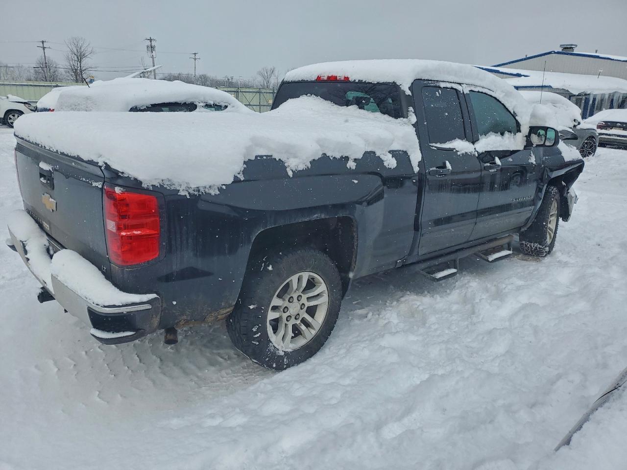 2017 CHEVROLET SILVERADO K1500 LT photo 3