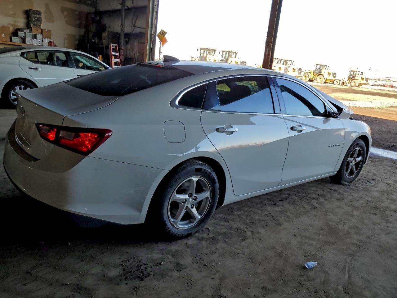 2018 CHEVROLET MALIBU LS photo 3