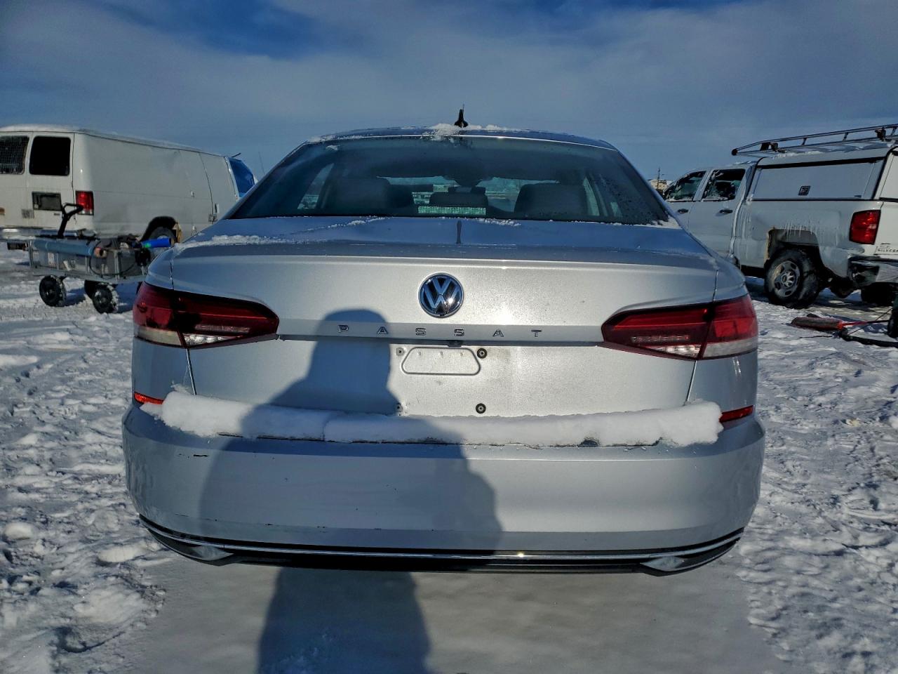 2021 VOLKSWAGEN PASSAT SE photo 6