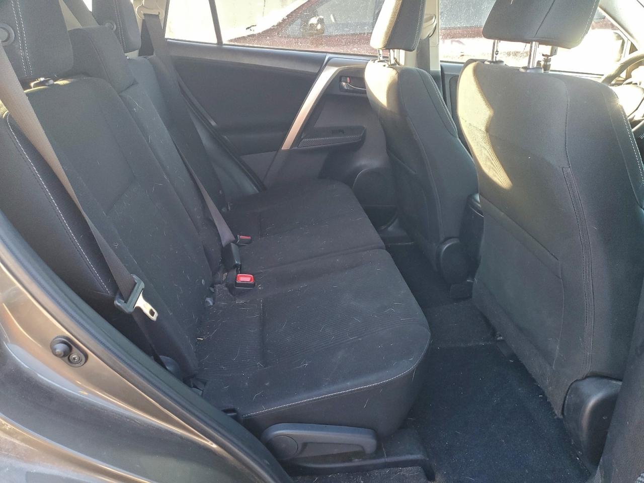 2015 TOYOTA RAV4 XLE photo 11