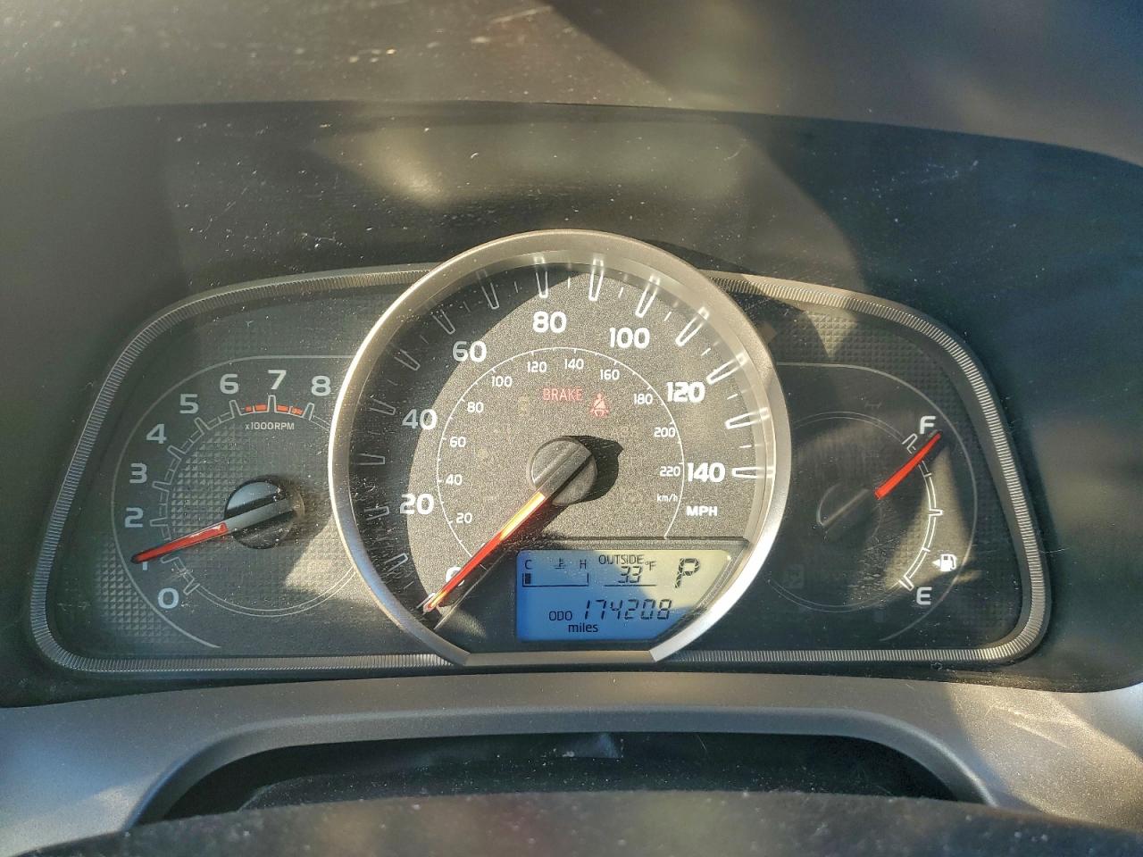 2015 TOYOTA RAV4 XLE photo 9