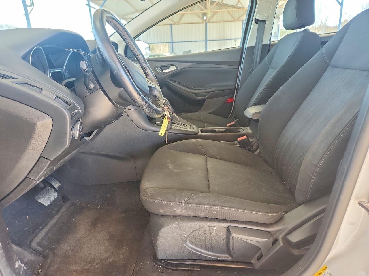 2015 FORD FOCUS SE photo 7