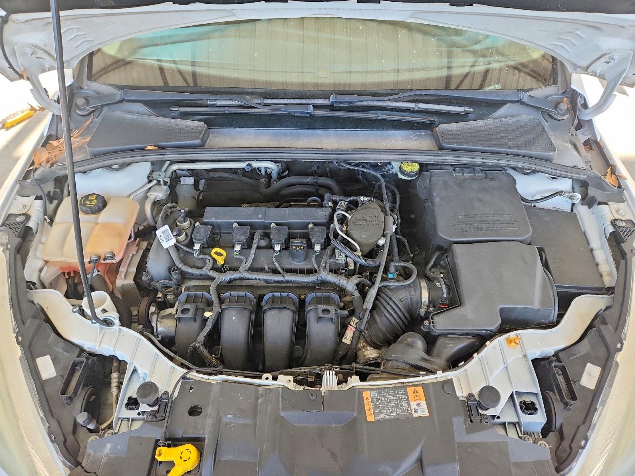 2015 FORD FOCUS SE photo 11