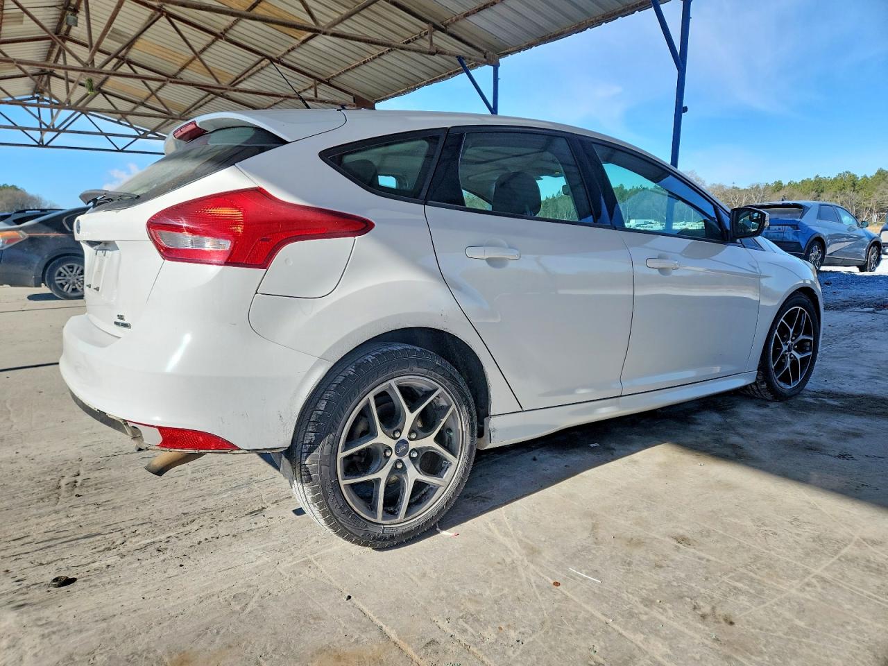 2015 FORD FOCUS SE photo 3
