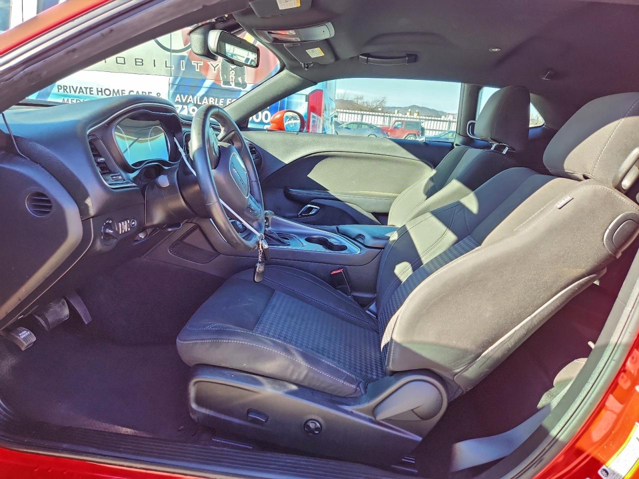 2016 DODGE CHALLENGER SXT photo 7