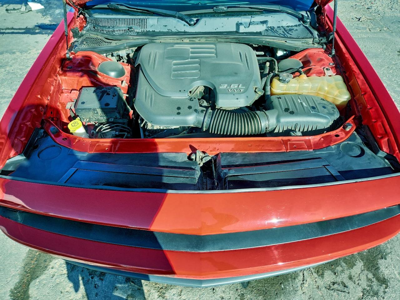 2016 DODGE CHALLENGER SXT photo 11