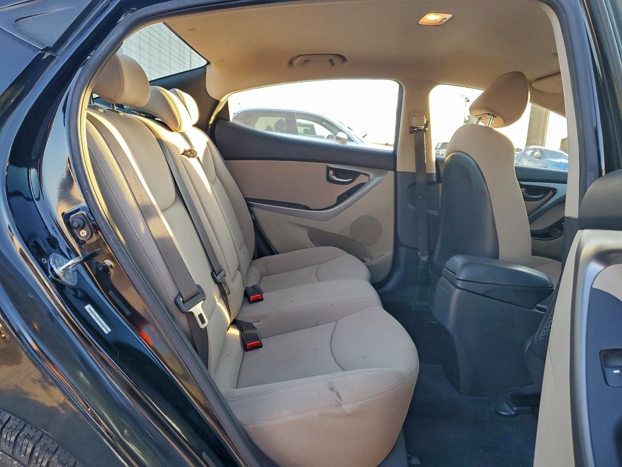 2014 HYUNDAI ELANTRA SE photo 19