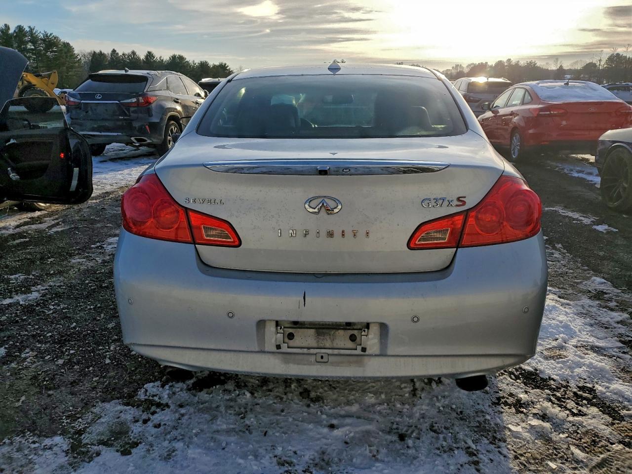 2013 INFINITI G37 photo 6