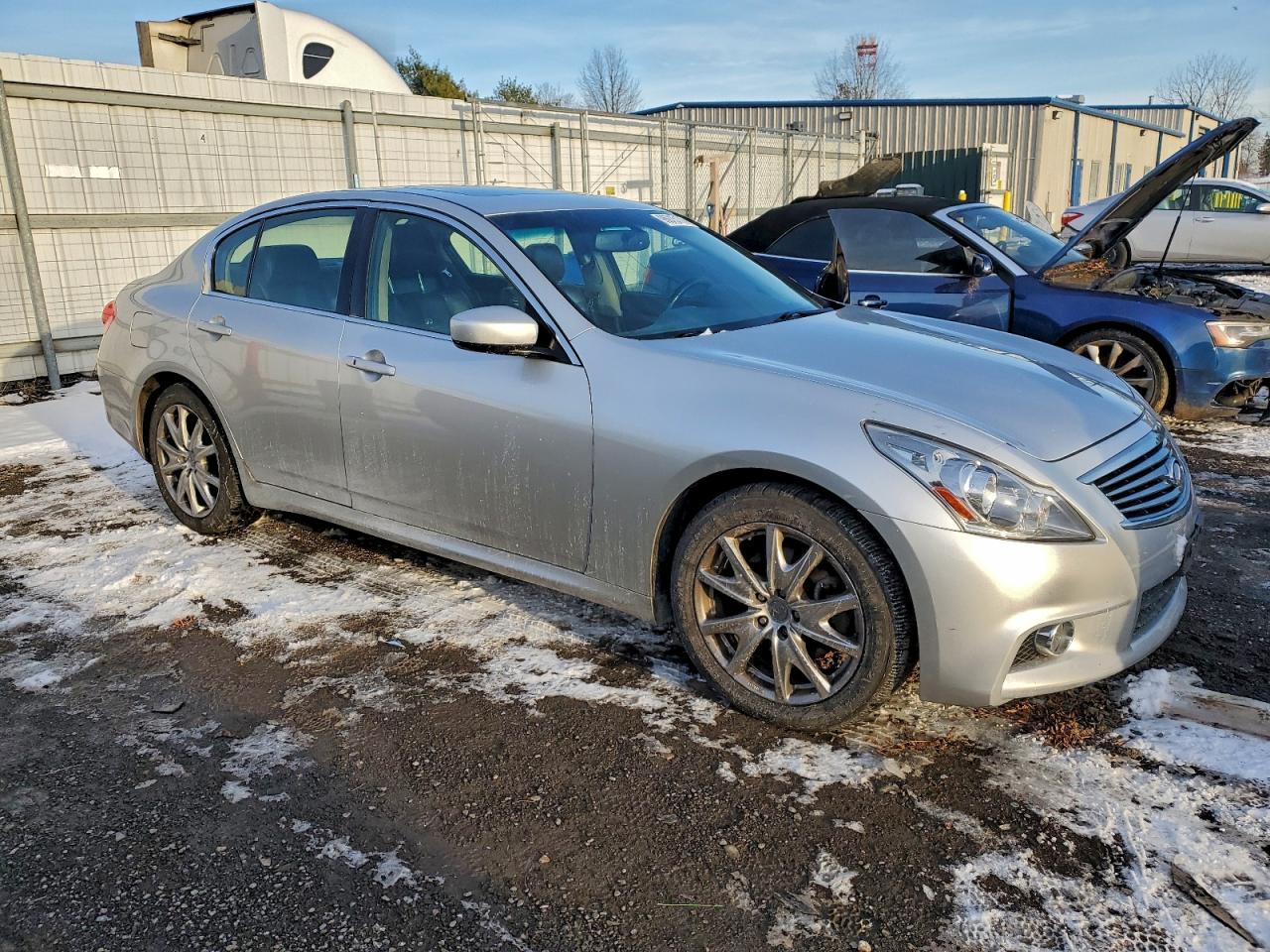 2013 INFINITI G37 photo 4