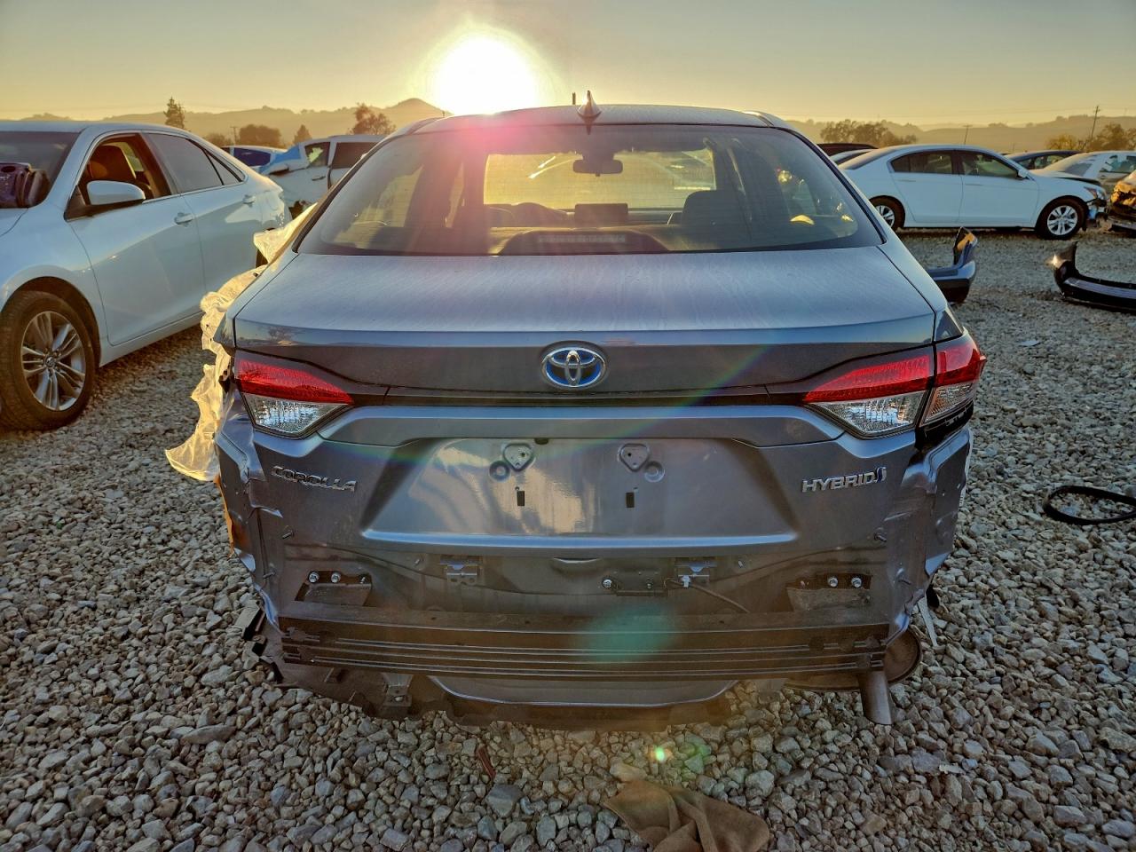 2022 TOYOTA COROLLA LE photo 6