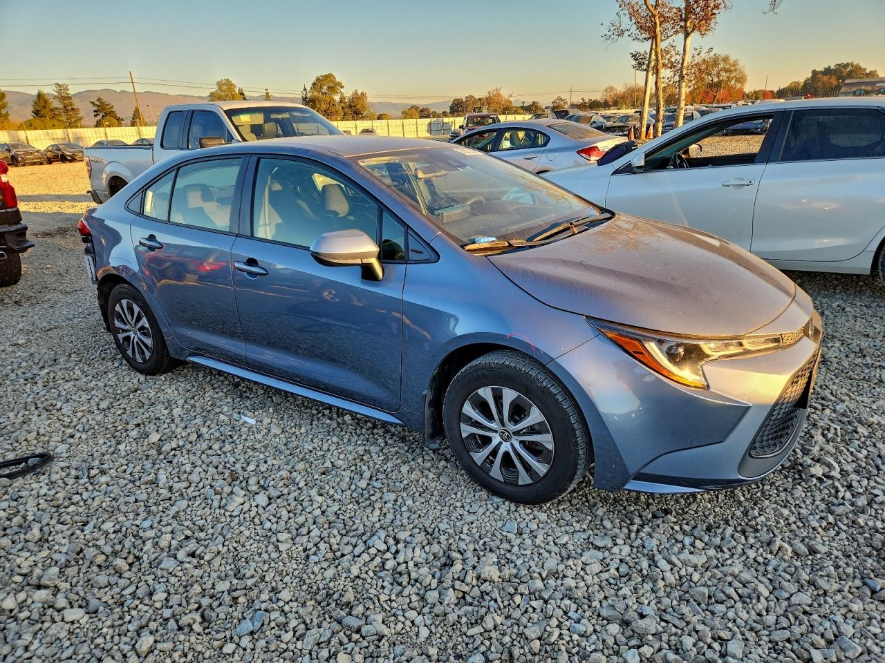 2022 TOYOTA COROLLA LE photo 4