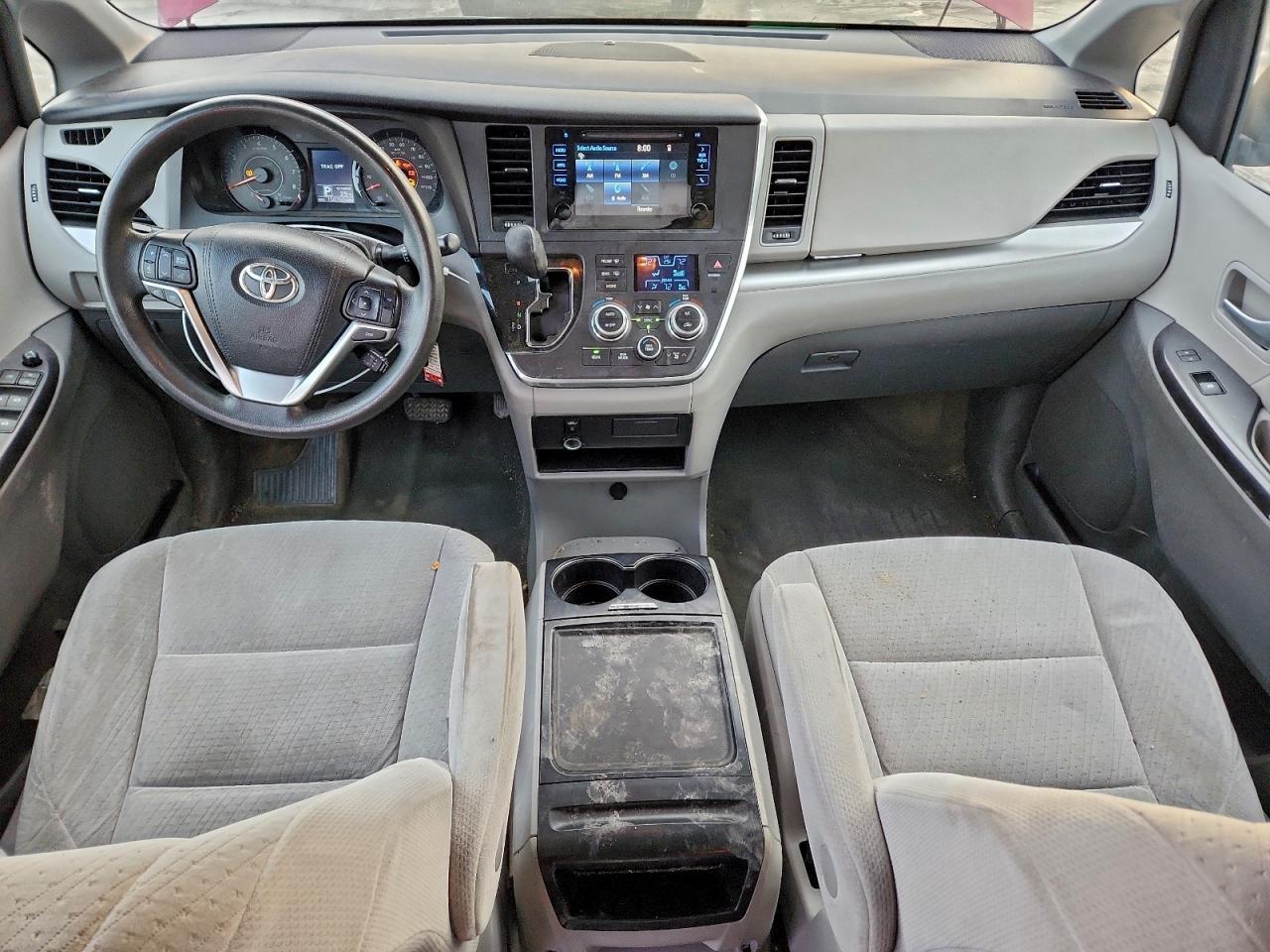 2015 TOYOTA SIENNA LE photo 8