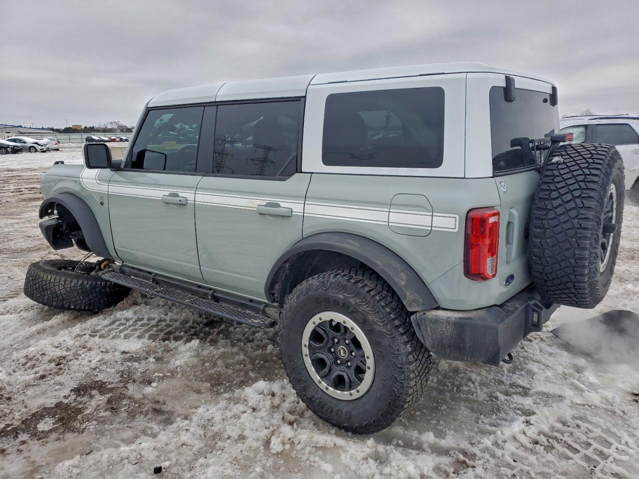 2021 FORD BRONCO BASE photo 2